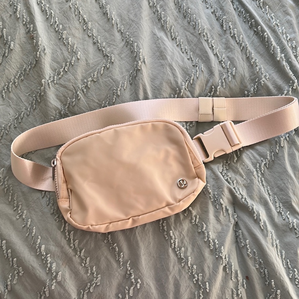 Lululemon Belt bag